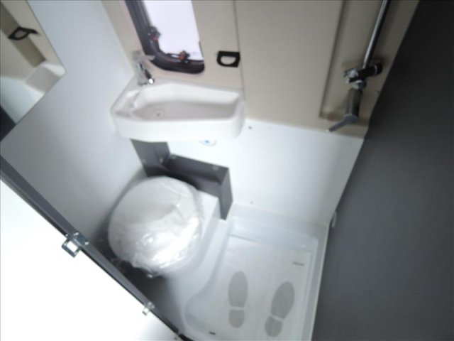 Mc Louis Menfys Van 3 - Photo 3