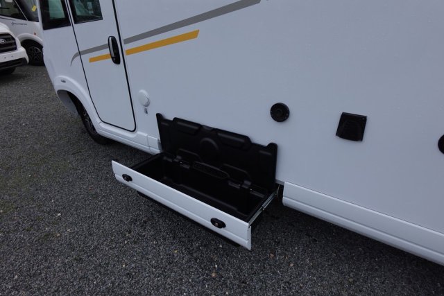 Bavaria Initial I720FC Nomade - Photo 5