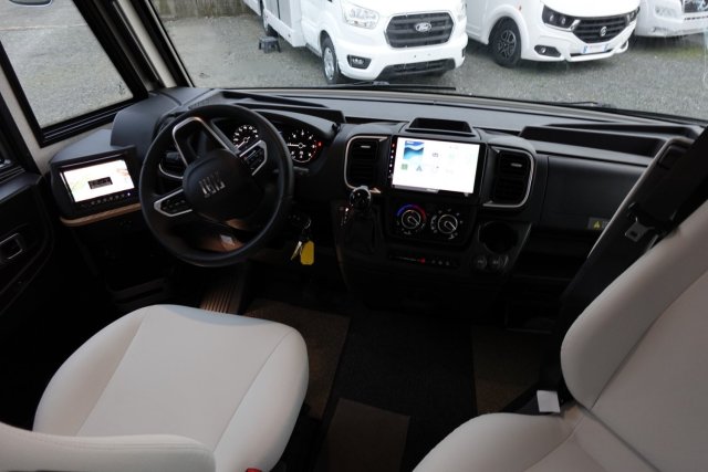 Bavaria Initial I720FC Nomade - Photo 14