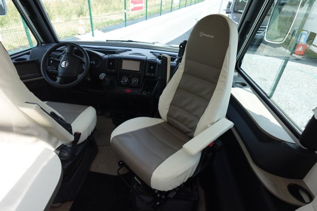Bavaria Initial I740FGJ Style - Photo 8