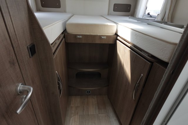 Bavaria Initial I740FGJ Style - Photo 13