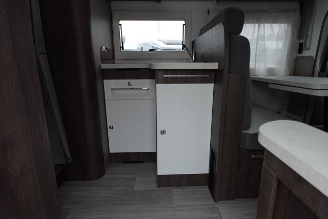 Benimar Tessoro 463 Up - Photo 8