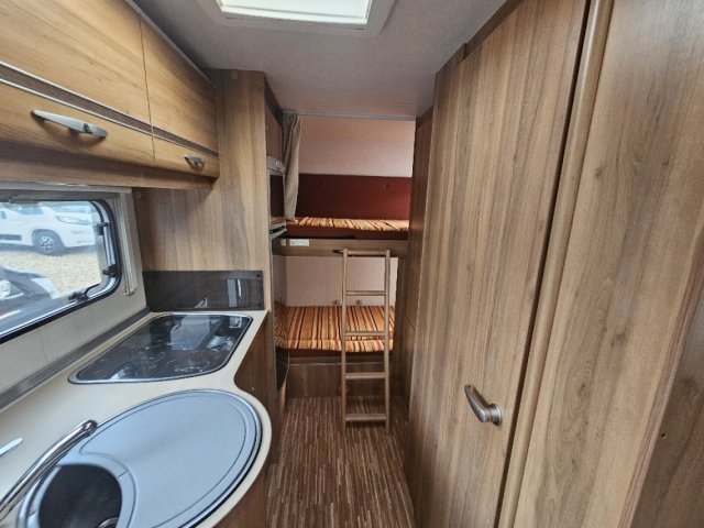 Burstner Nexxo Family A 570 - Photo 10