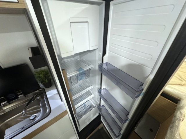 Pilote V 630 J Evidence FOURGON V630J - Photo 10