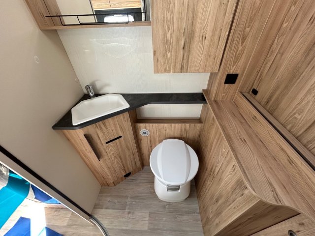 Bavaria T 696 D Style - Photo 15