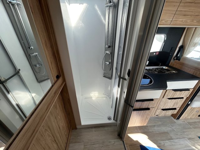 Bavaria T 696 D Style - Photo 17