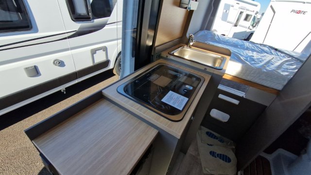 LMC Innovan 590 - Photo 9
