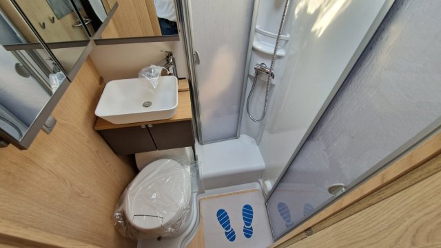 LMC Tourer Lift H 664 - Photo 16