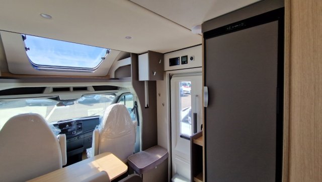LMC Tourer Lift H 664 - Photo 4