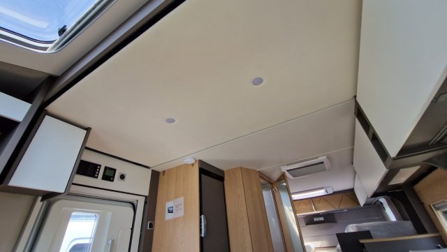 LMC Tourer Lift H 664 - Photo 10