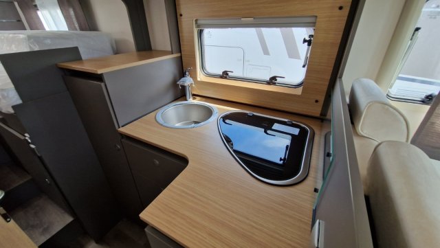 LMC Tourer Lift H 664 - Photo 13