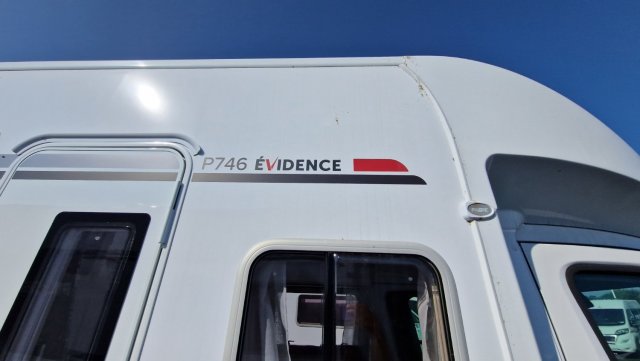 Pilote P 746 FGJ Evidence Fit - Photo 2