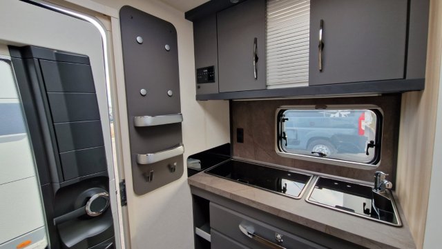 Hobby De Luxe 460 SFF - Photo 6