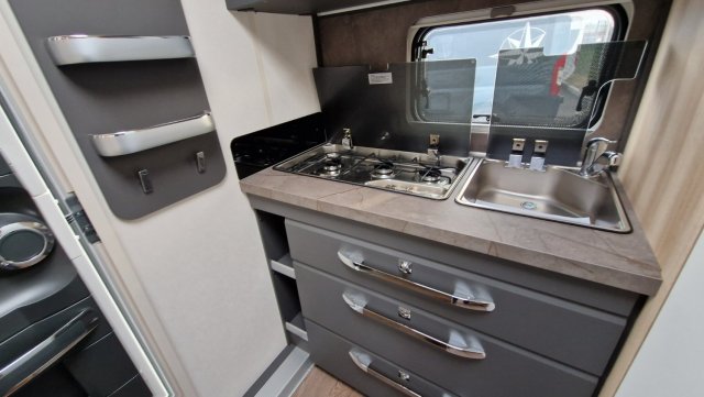 Hobby De Luxe 460 SFF - Photo 5
