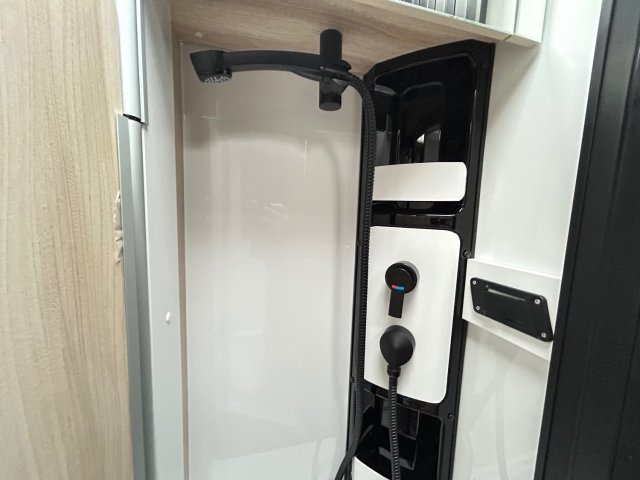 Hobby De Luxe 460 SFF - Photo 7