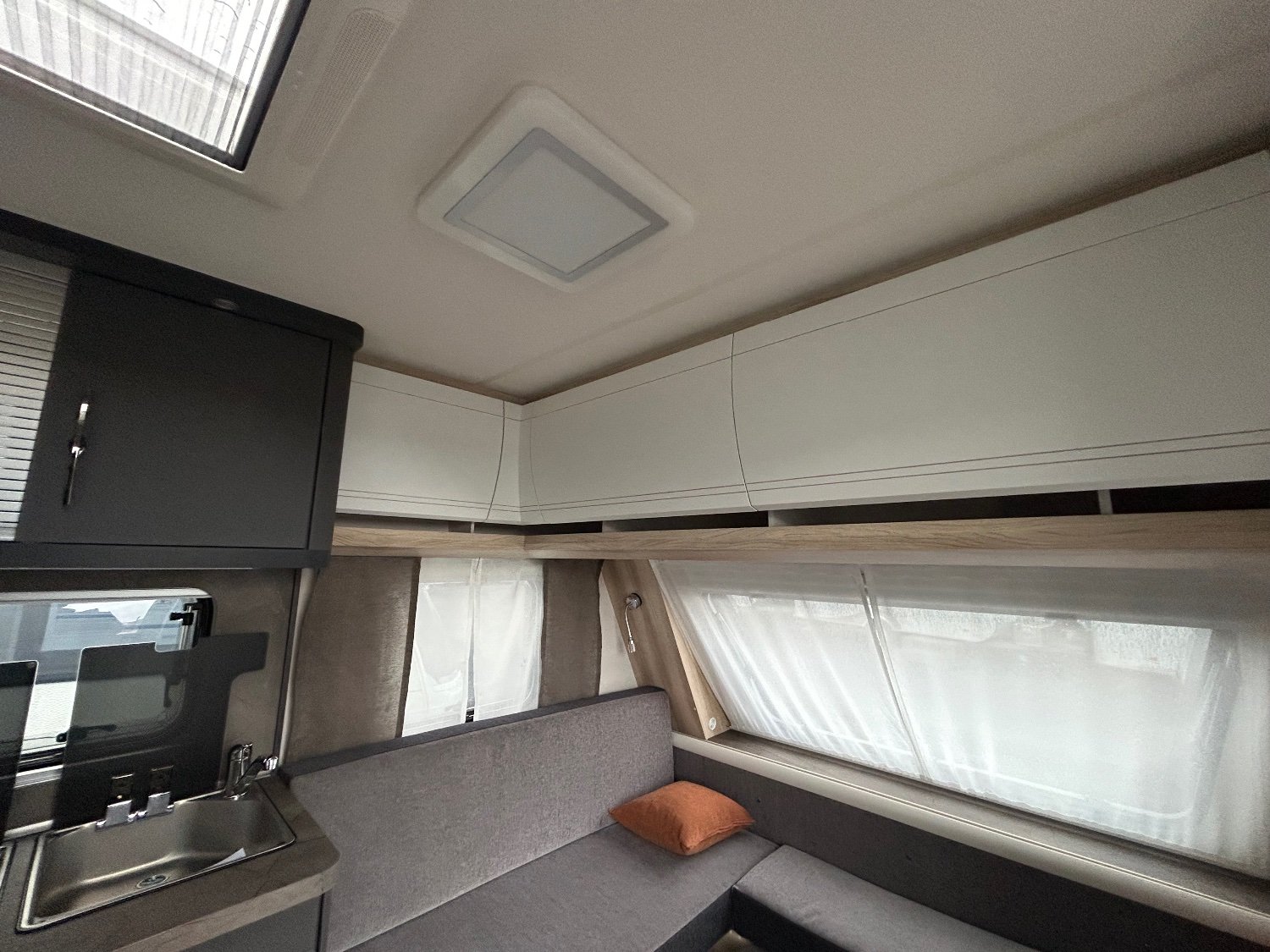 Hobby De Luxe 495 WFB