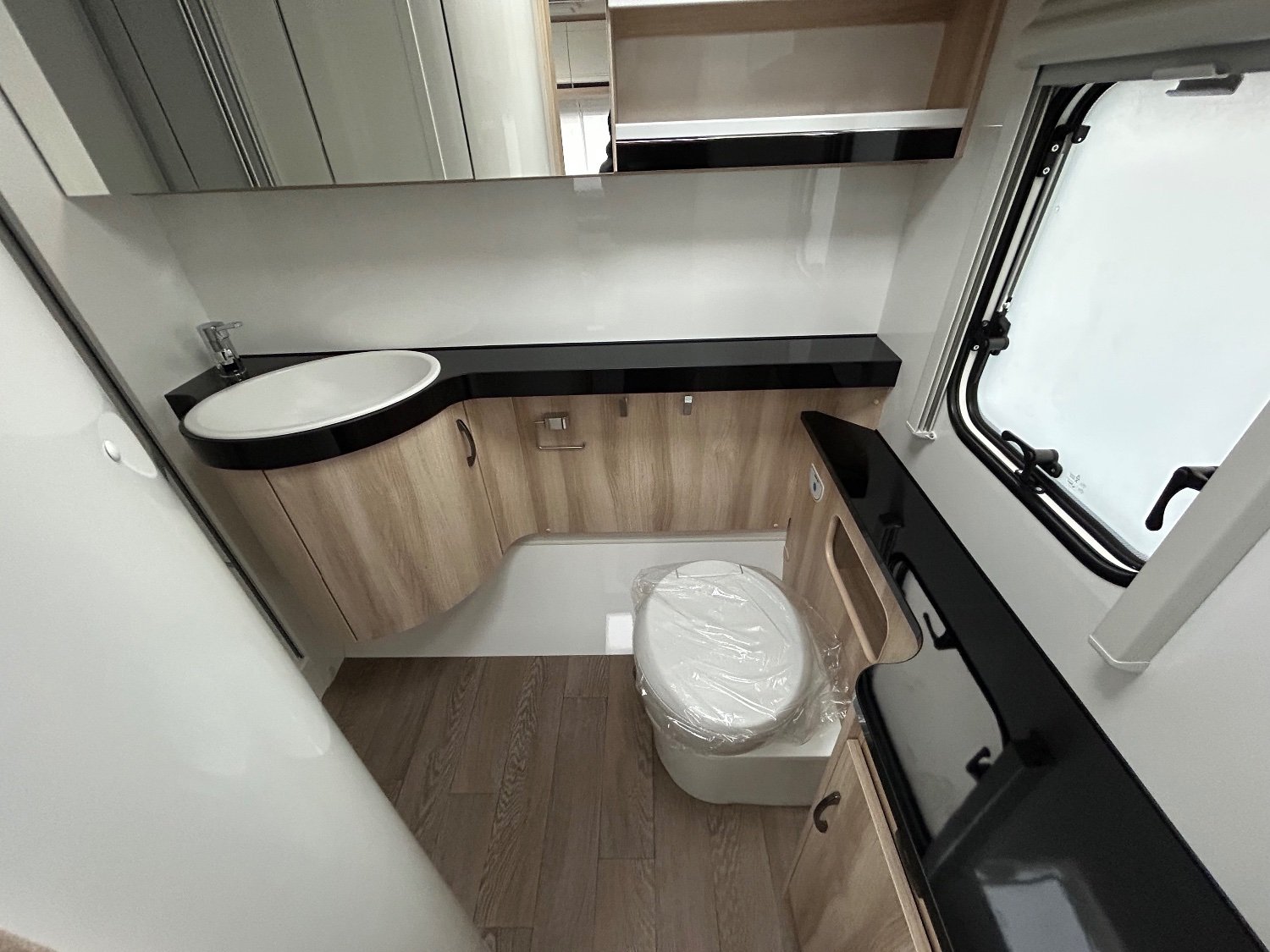 Hobby De Luxe 495 WFB