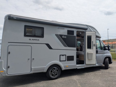 Adria Matrix 650 DC Limited Edition 60 Years 60ème + pack lithium - Photo 9