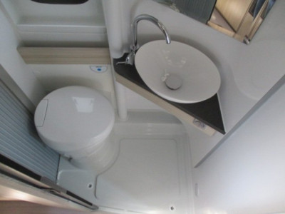 Adria Twin Plus 640 SLB - Photo 9