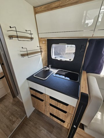 Bavaria Initial I720FC Nomade I 720 - Photo 13