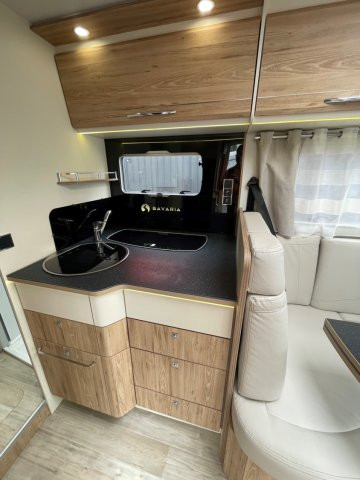 Bavaria Initial I740FC Style - Photo 11