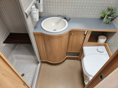 Burstner Camping-Car ELEGANCE 827 - Photo 16