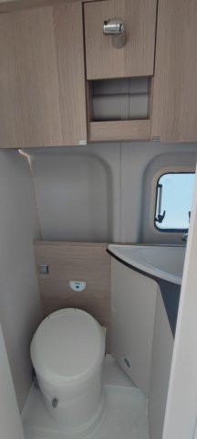 Burstner Lineo C 590 - Photo 17