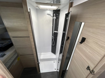 Challenger 380 Start Edition - Photo 24