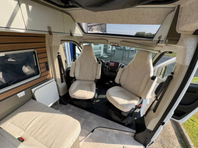 Hymer Camper Vans / Hymercar Ayers Rock - Photo 2