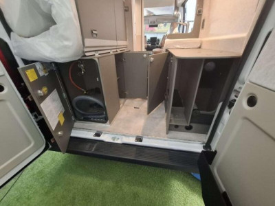 Hymer Camper Vans / Hymercar Ayers Rock - Photo 11