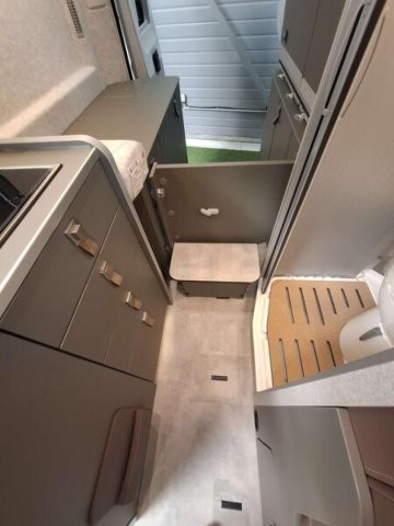 Hymer Camper Vans / Hymercar Ayers Rock - Photo 12