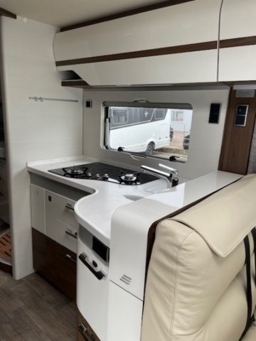 Hymer Classe-B MasterLine I 880 BMLI - Photo 2