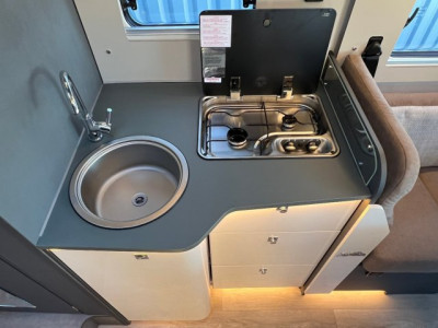 Laika Kosmo L 412 DS 2L2 140 CV BVA - Photo 8