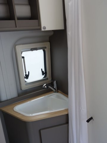 LMC Innovan 590 - Photo 10