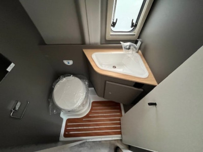 LMC Innovan 590 New Edition BOITE AUTOMATIQUE - Photo 4