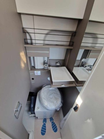 LMC Innovan 592 - Photo 8