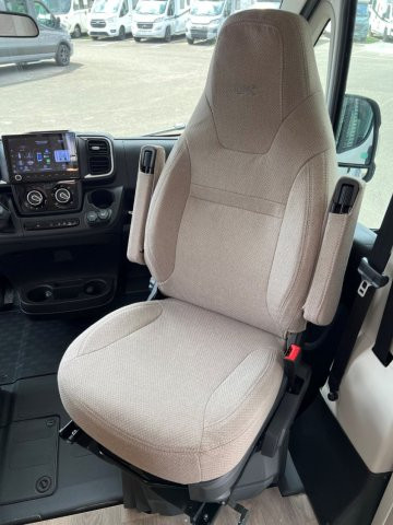 LMC Tourer A 690 - Photo 27