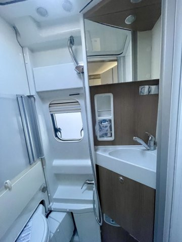 Malibu First Class 640 LE RB - 640LE Two Rooms - Photo 9