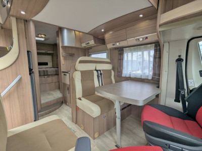 Pilote Camping-Car p 736 (moteur 3000 km) - Photo 3
