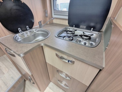 Pilote Camping-Car p 736 (moteur 3000 km) - Photo 4