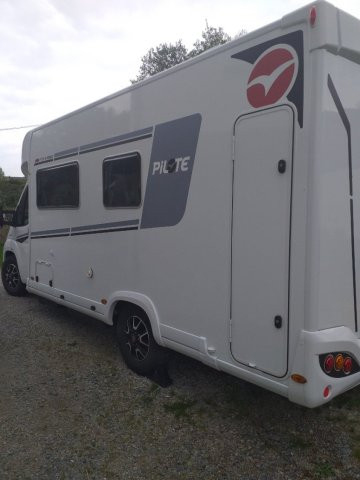 Pilote P 696 D Evidence Occasion