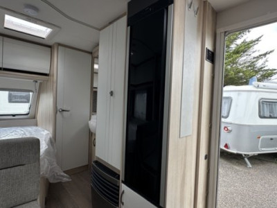 Hobby De Luxe 400 SFE - Photo 12